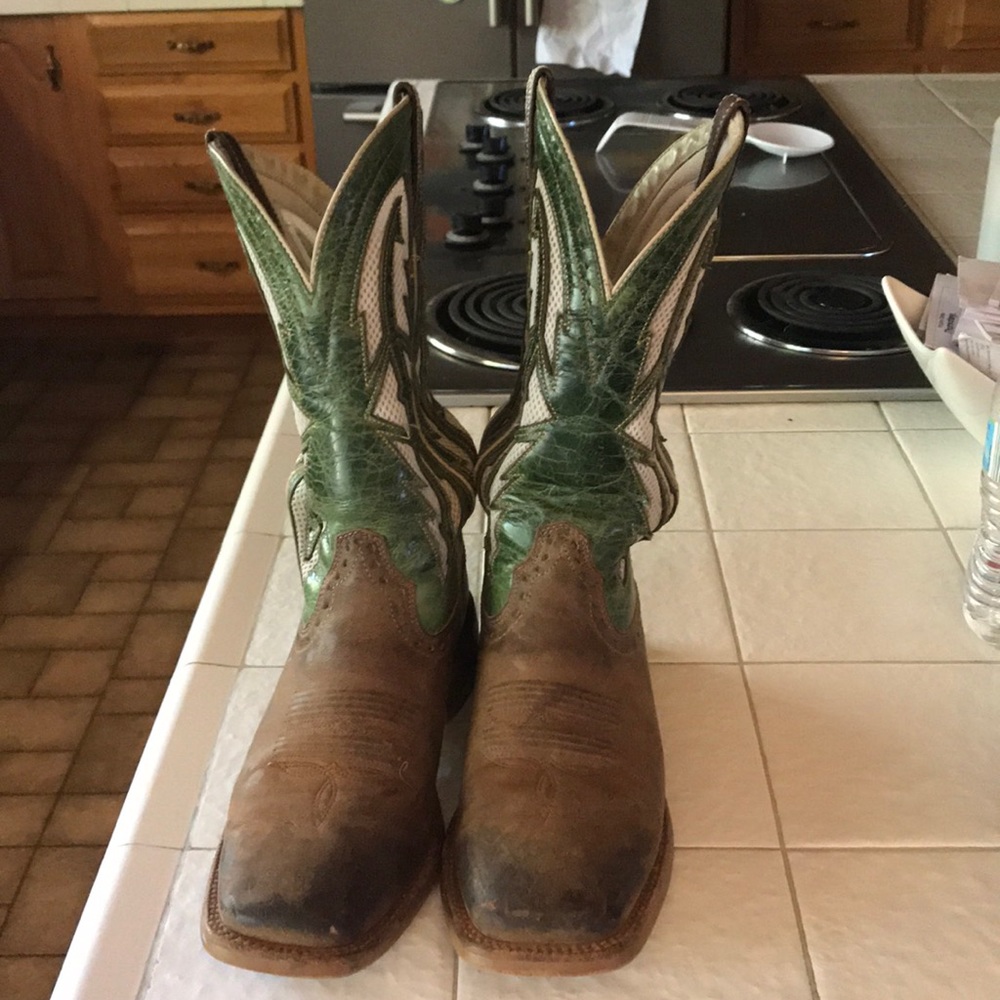 Ariat boots 8.5